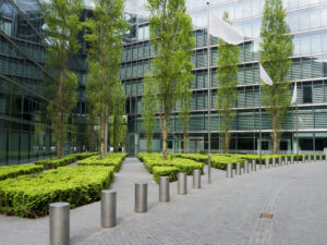View,Of,A,Little,Public,Park,In,A,Modern,City
